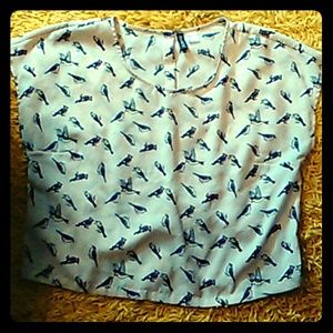 Loose & flowy bird patterned top